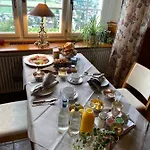 Schloss Weinstein Hotel *