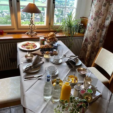 Schloss Weinstein Otel *