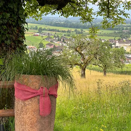 Schloss Weinstein Hotel *