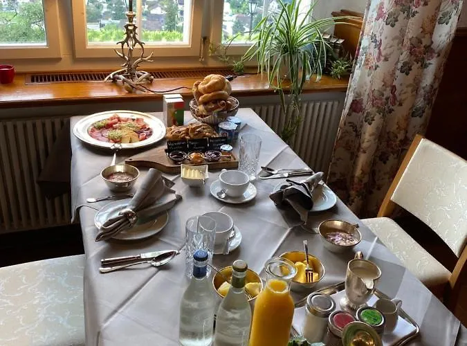 Schloss Weinstein Otel *